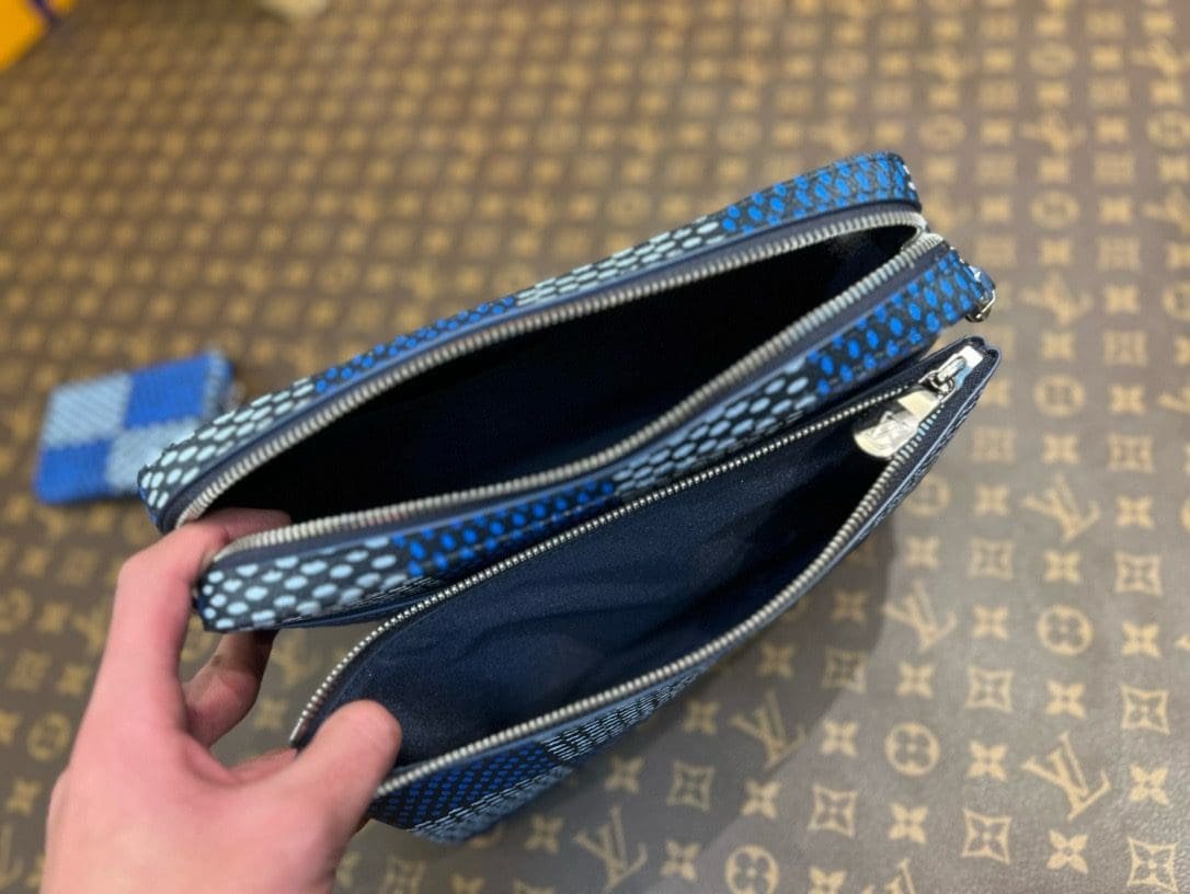 Louis Vuitton N40694 Trio Messenger