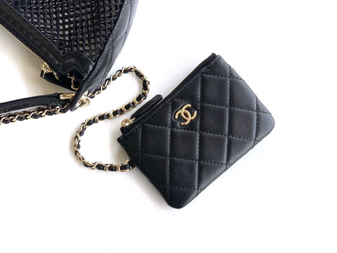 Chanel Spring-Summer 2025 Clutch with Chain
