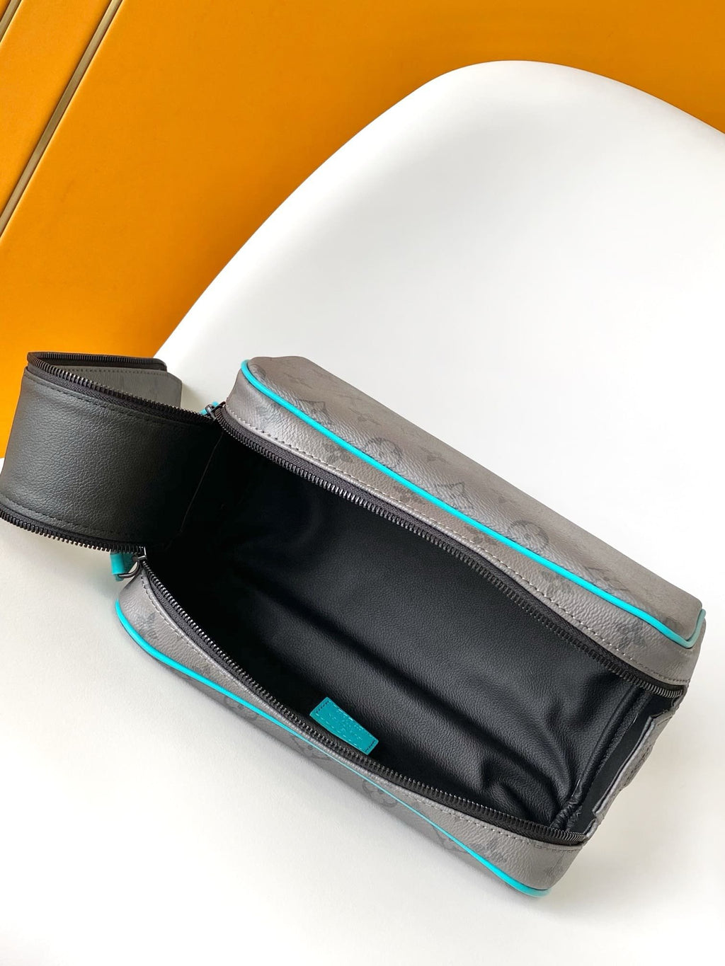 Louis Vuitton M11482 Dopp Kit