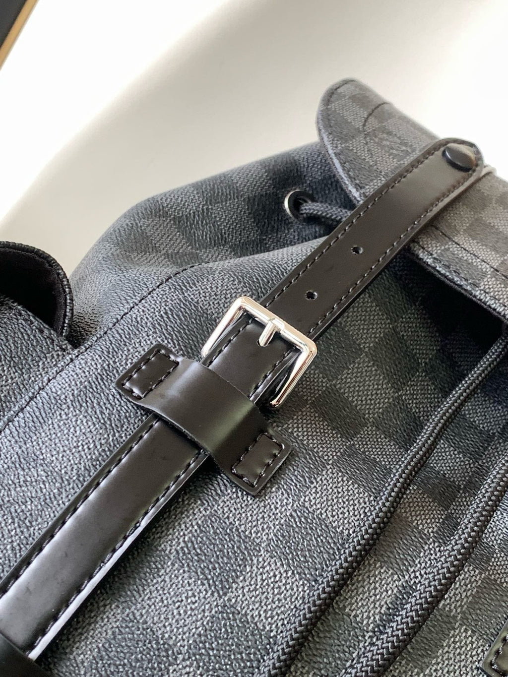 Louis Vuitton N41379 Christopher MM
