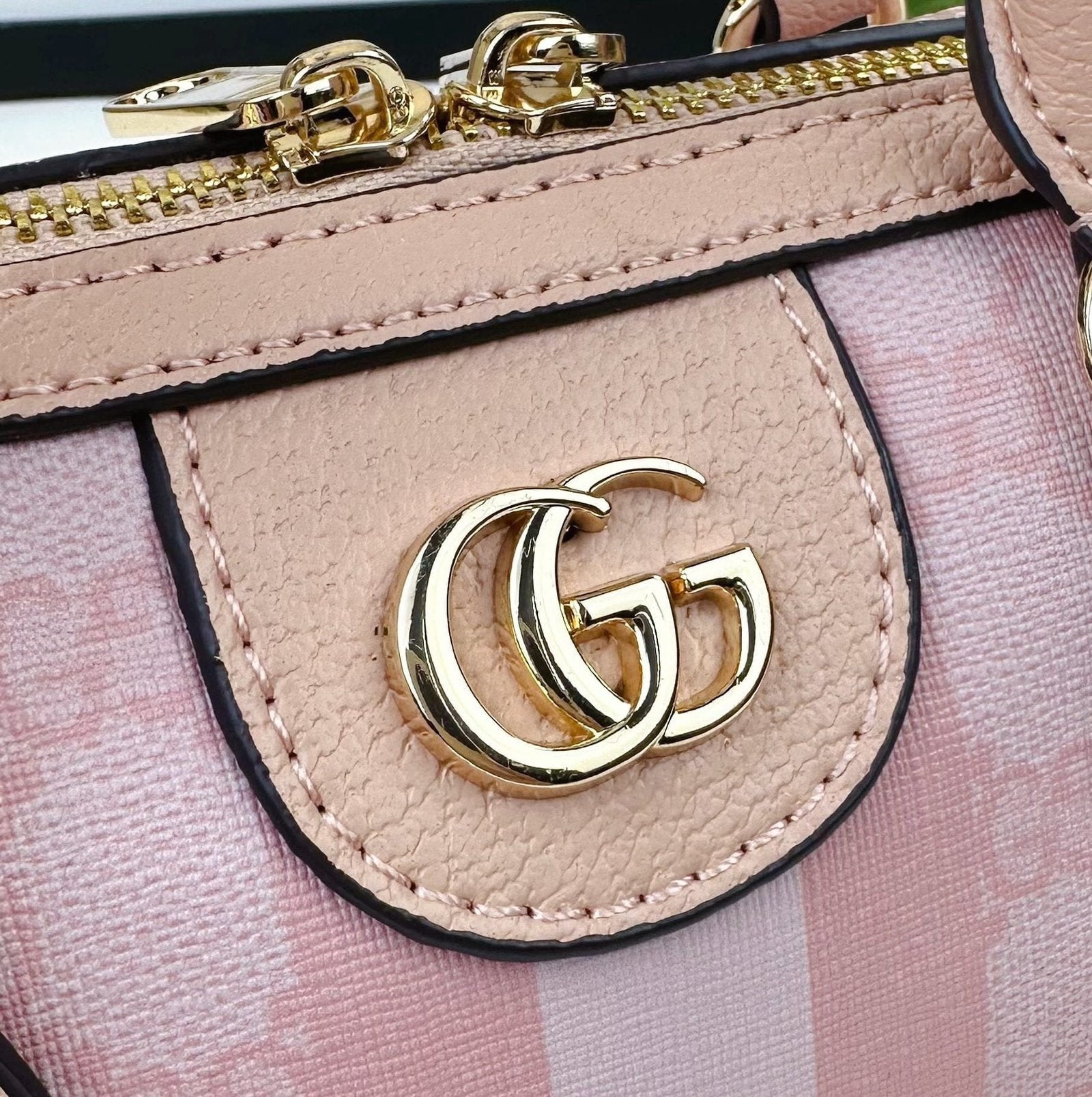 GUCCI Ophidia GG super mini bag