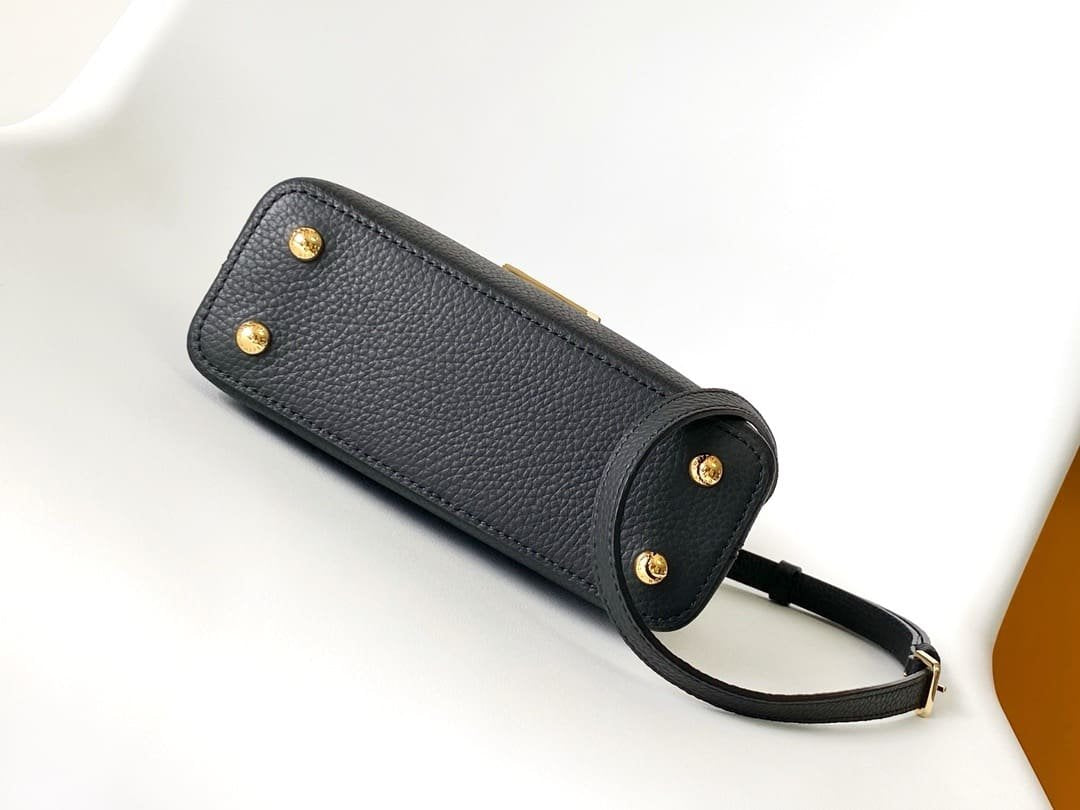 Louis Vuitton M23943 Capucines Mini