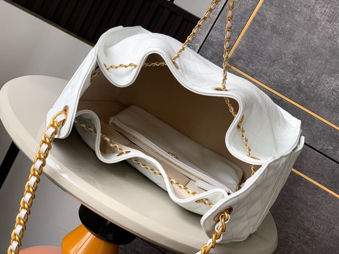 CHANEL 25 Medium Handbag