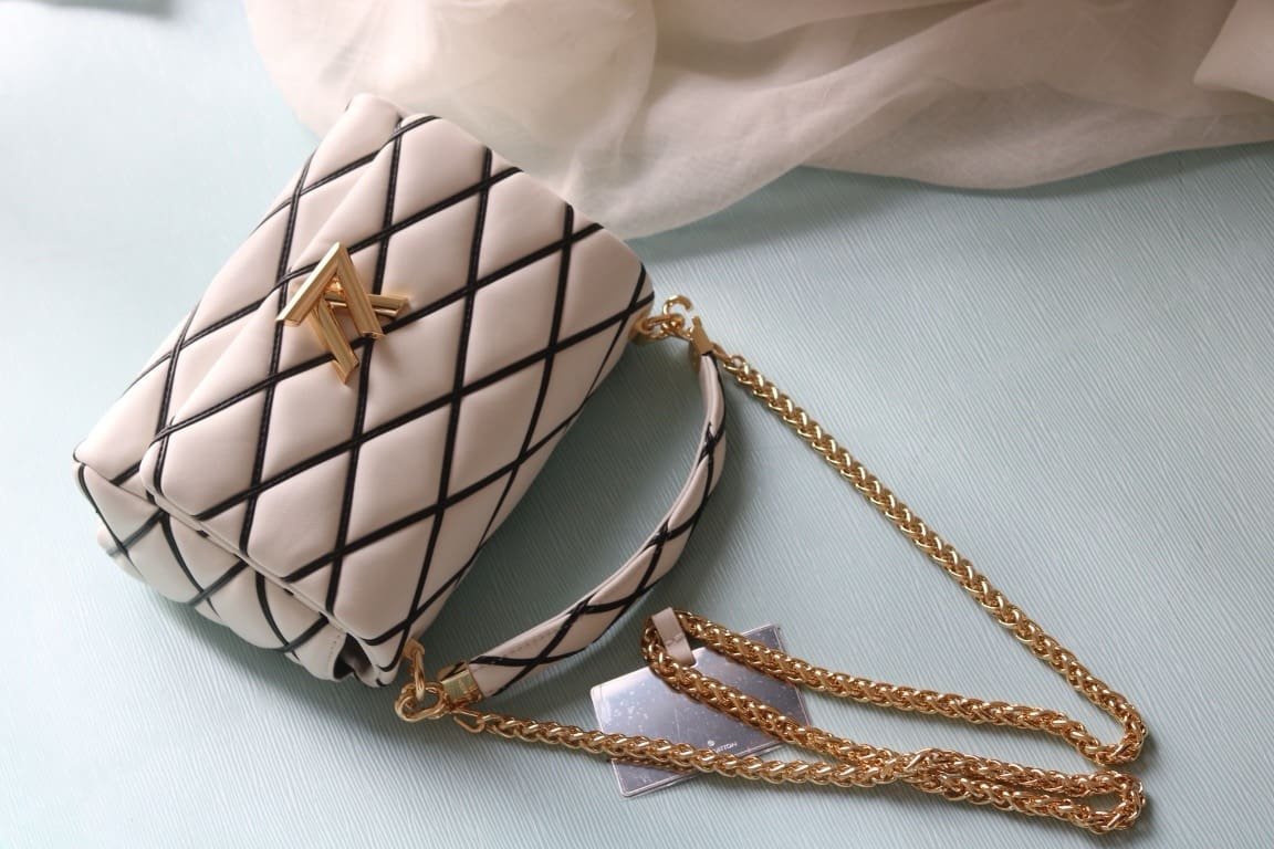 Louis Vuitton GO-14MM M22890
