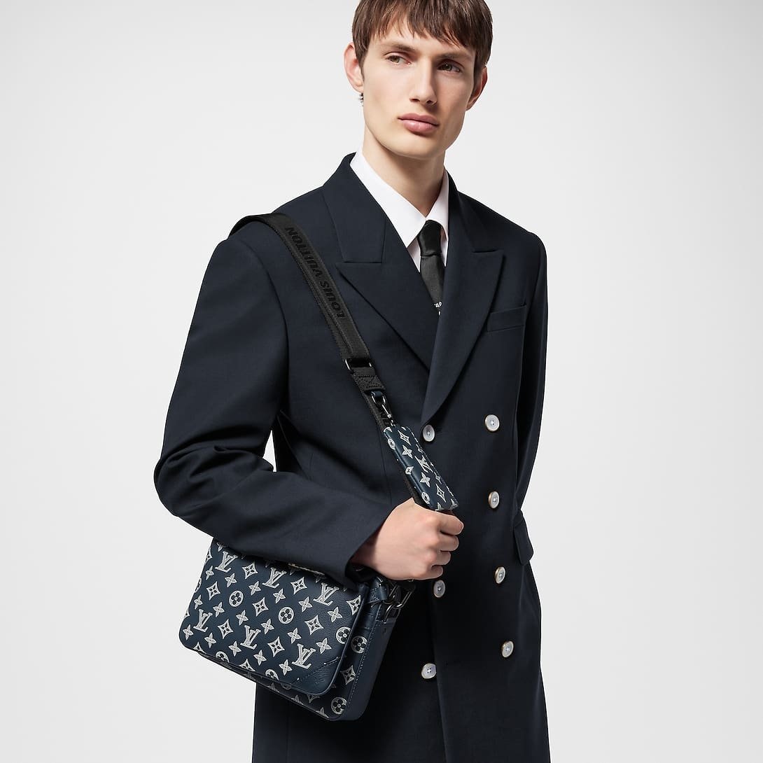 Louis Vuitton M24753 Trio Messenger