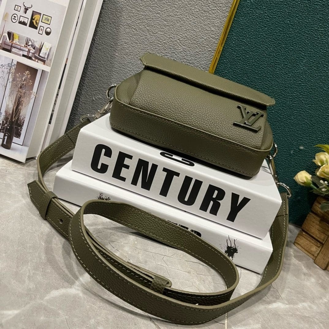Louis Vuitton M83560 PILOT MINI BAG