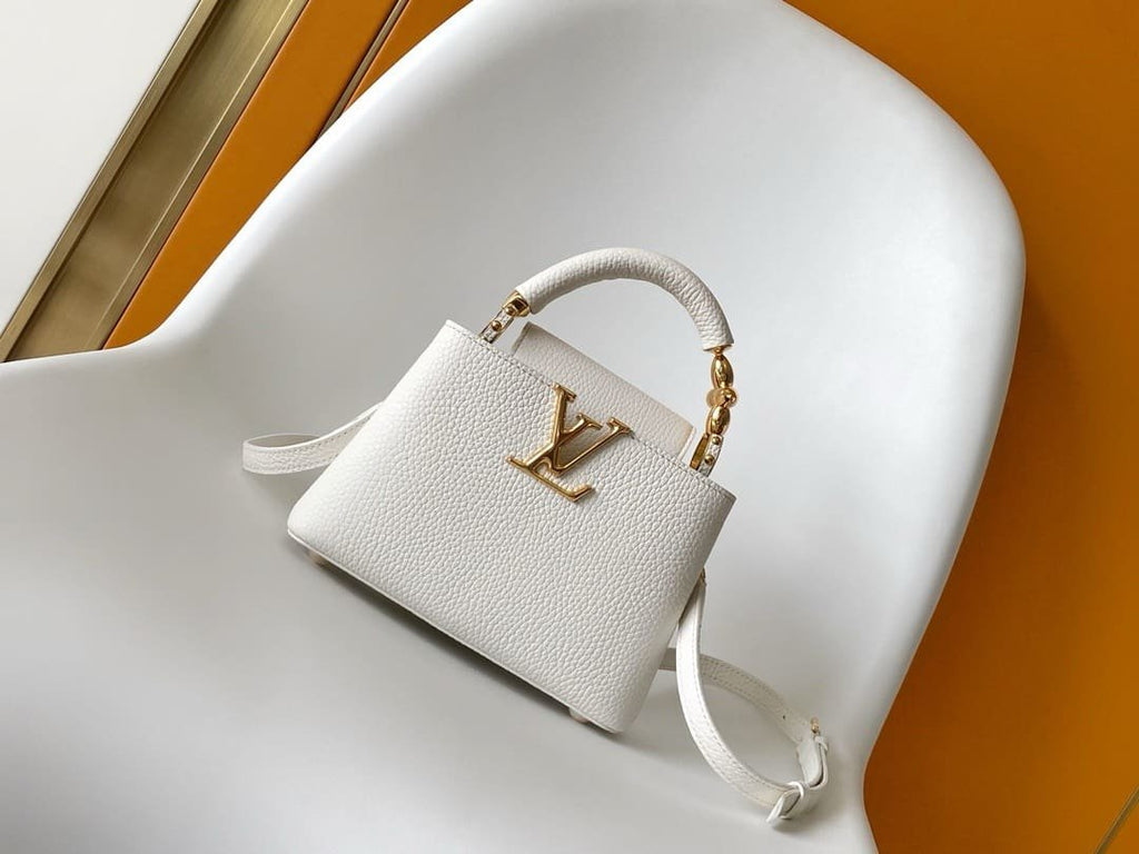 Louis Vuitton M23944 Capucines Mini