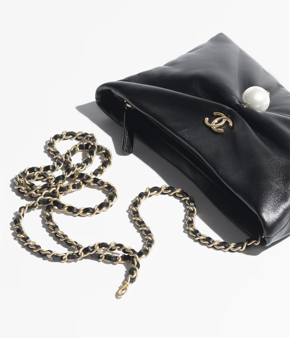 Chanel Clutch with chain