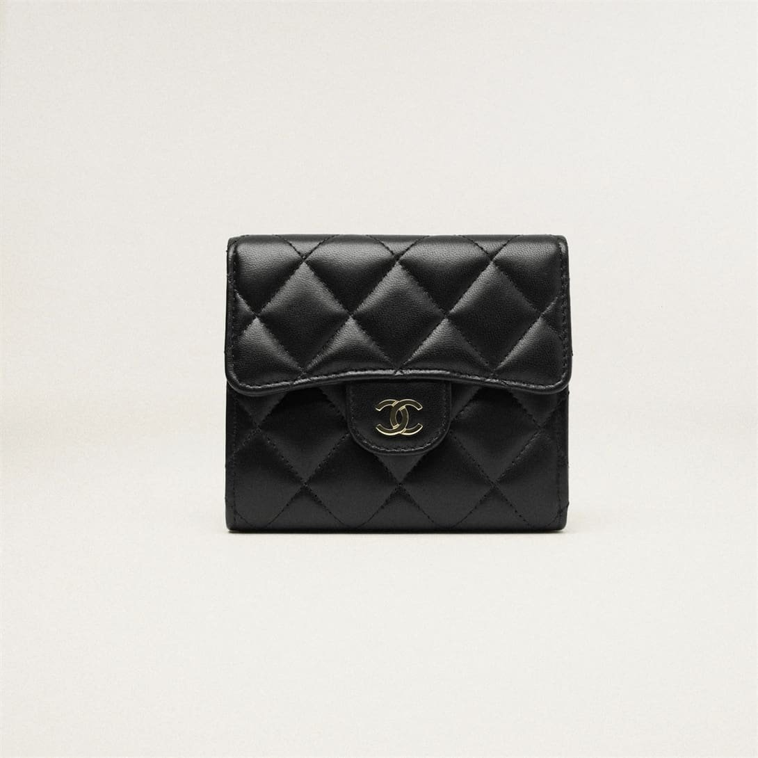 🎁 Chanel Classic Small Flap Wallet (100% off)