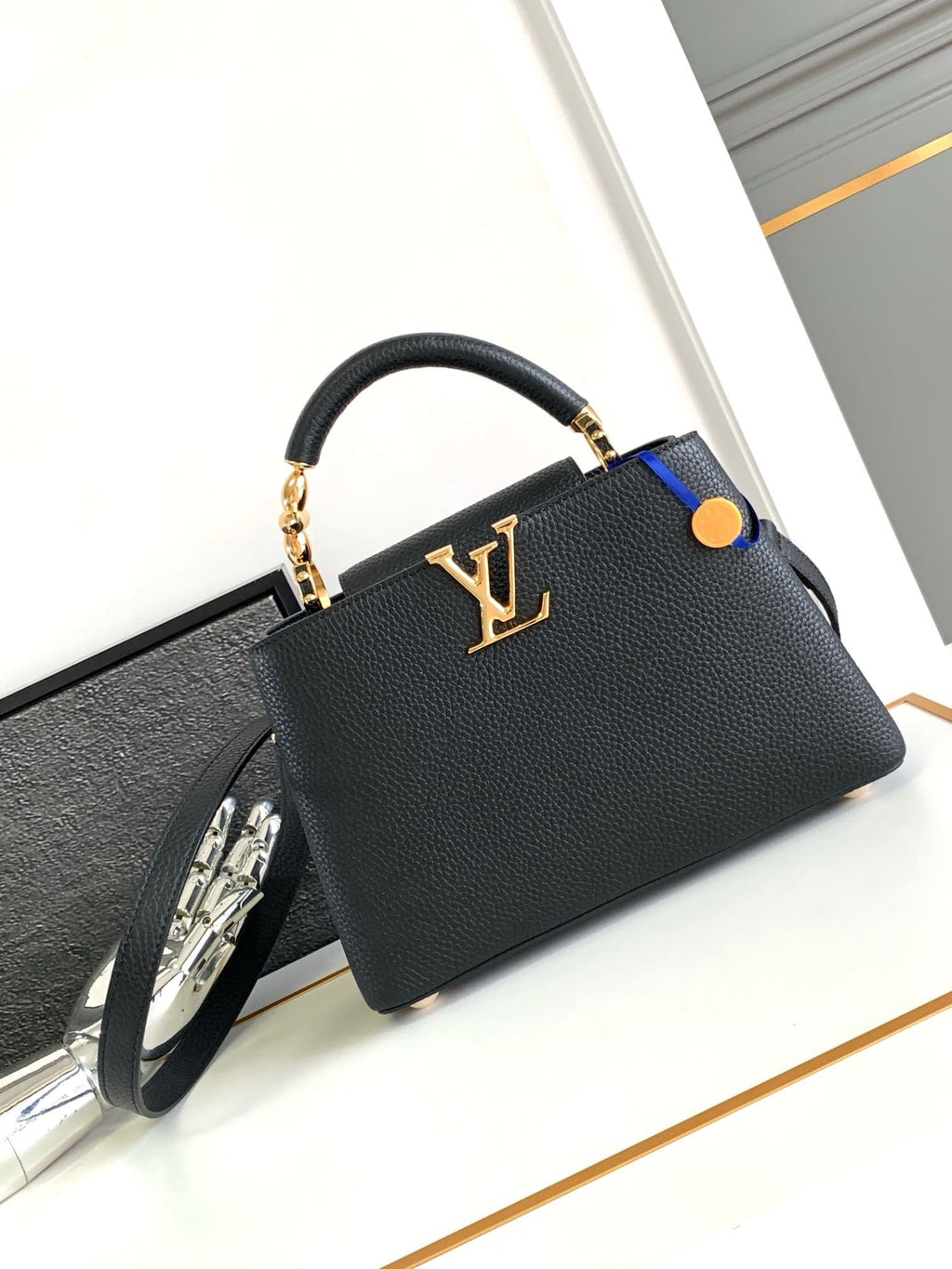 Louis Vuitton M24698 Capucines BB