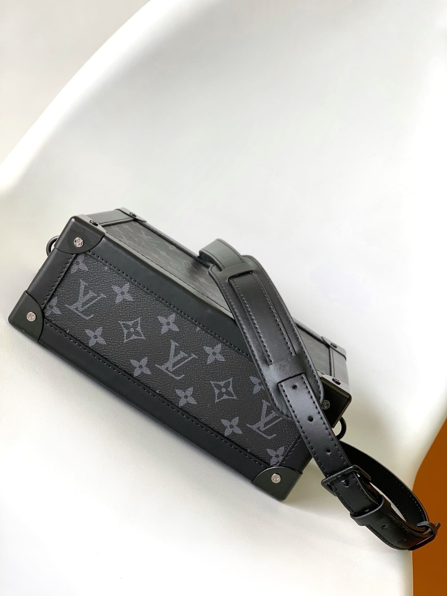 Louis Vuitton M44730 Soft Trunk
