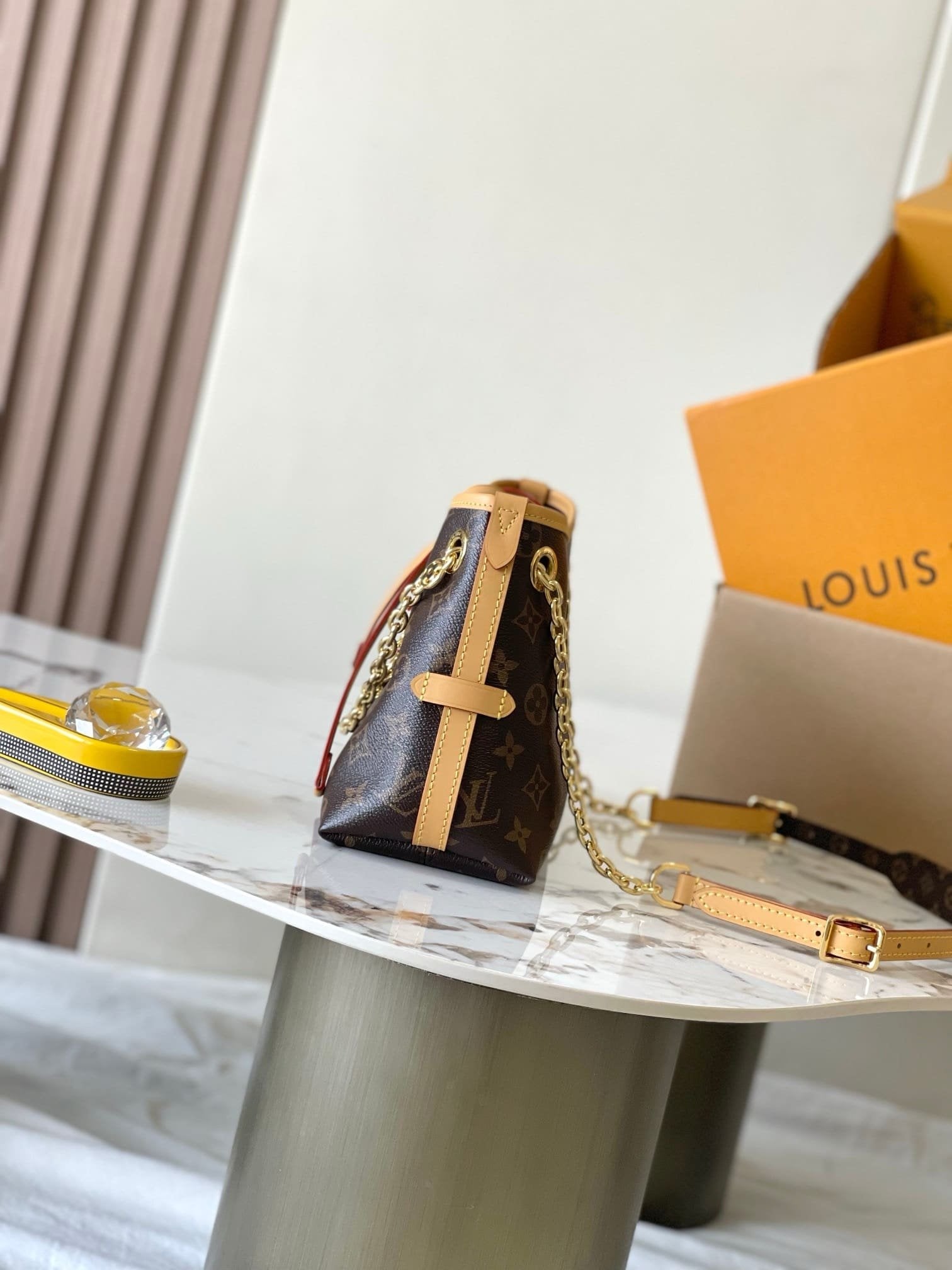Louis Vuitton M13014 CARRYALL BB Gloves