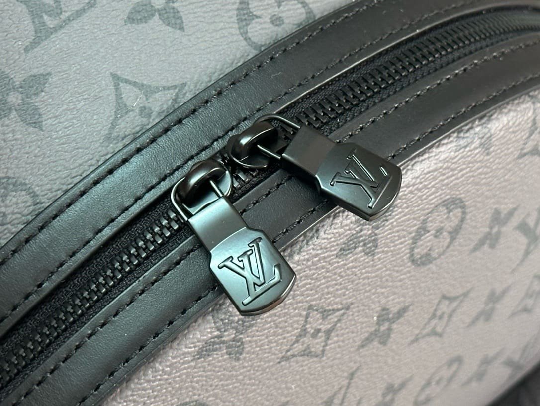 Louis Vuitton M11641 Discovery Backpack PM