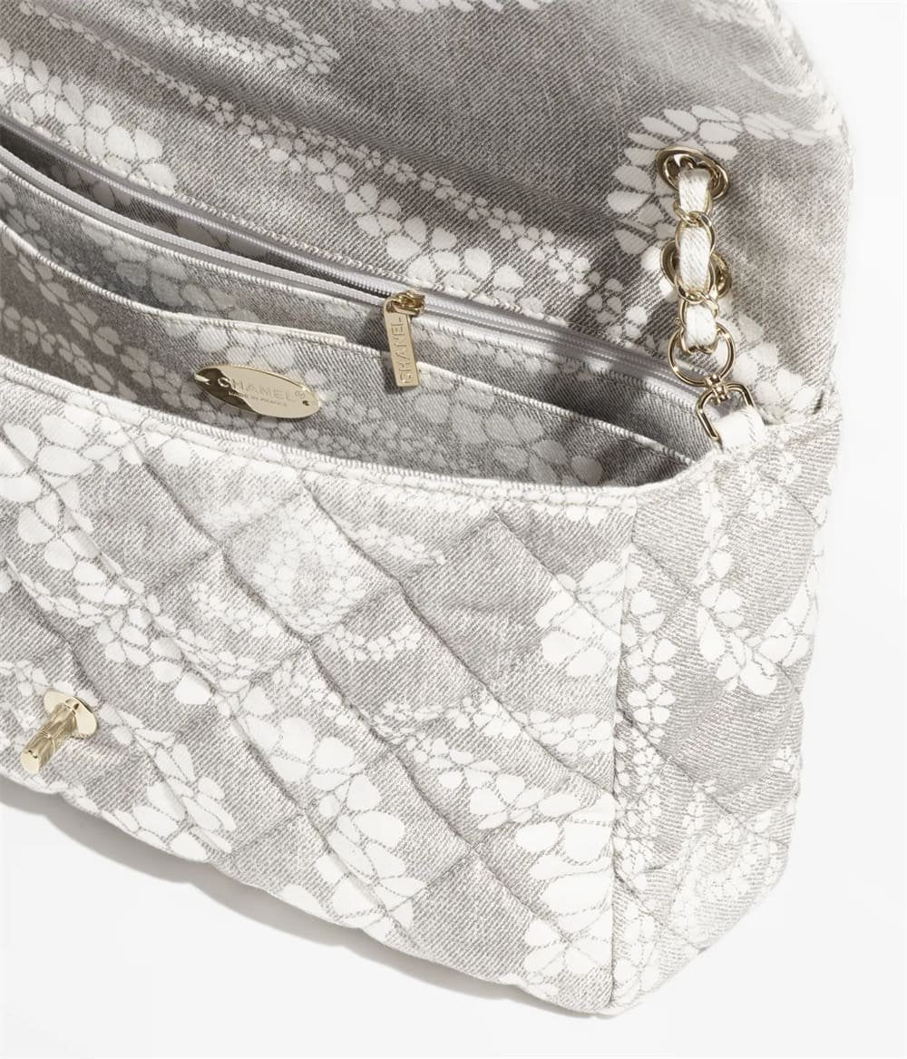 Chanel Maxi Flapbag