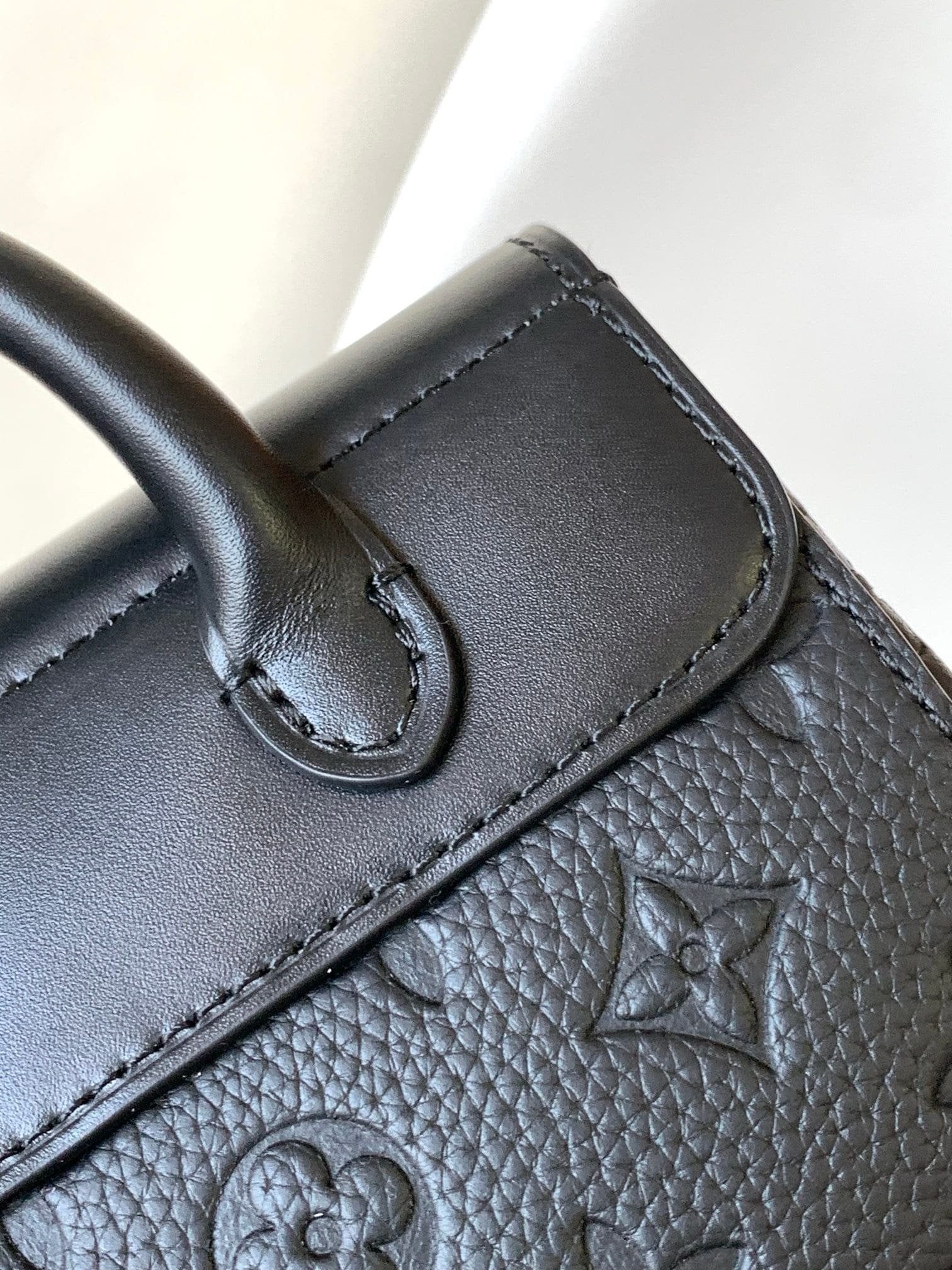 Louis Vuitton M82772 Nano Steamer