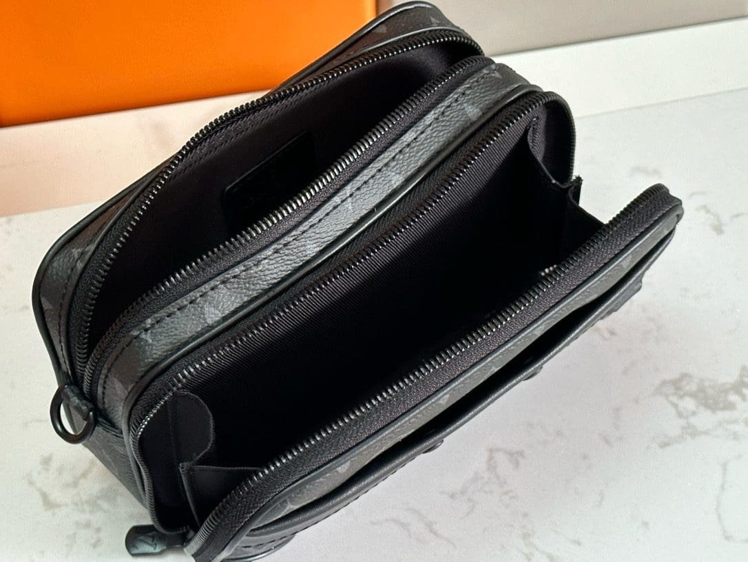 Louis Vuitton M82542 Alpha wearable wallet