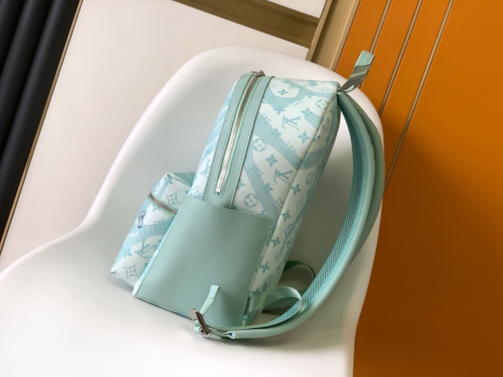 Louis Vuitton M22519 Discovery Backpack