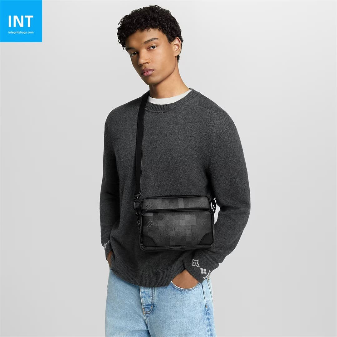 Louis Vuitton M14988 Nil Messenger
