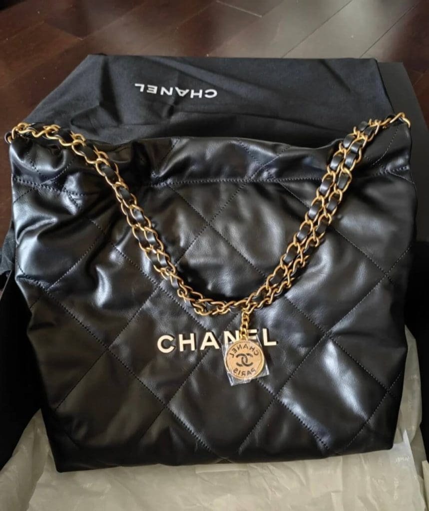 CHANEL 22 SMALL HANDBAG