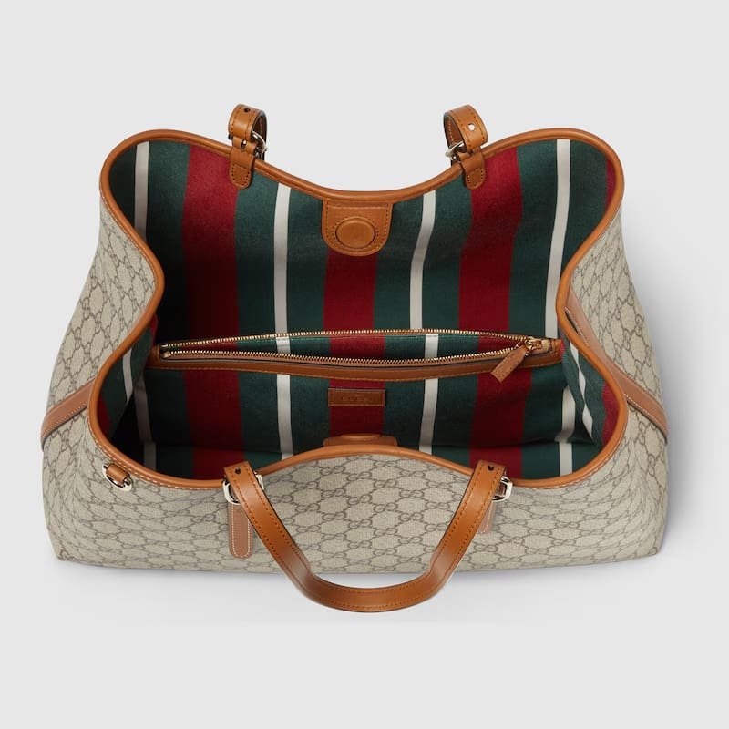 GUCCI EMBLEM LARGE TOTE BAG