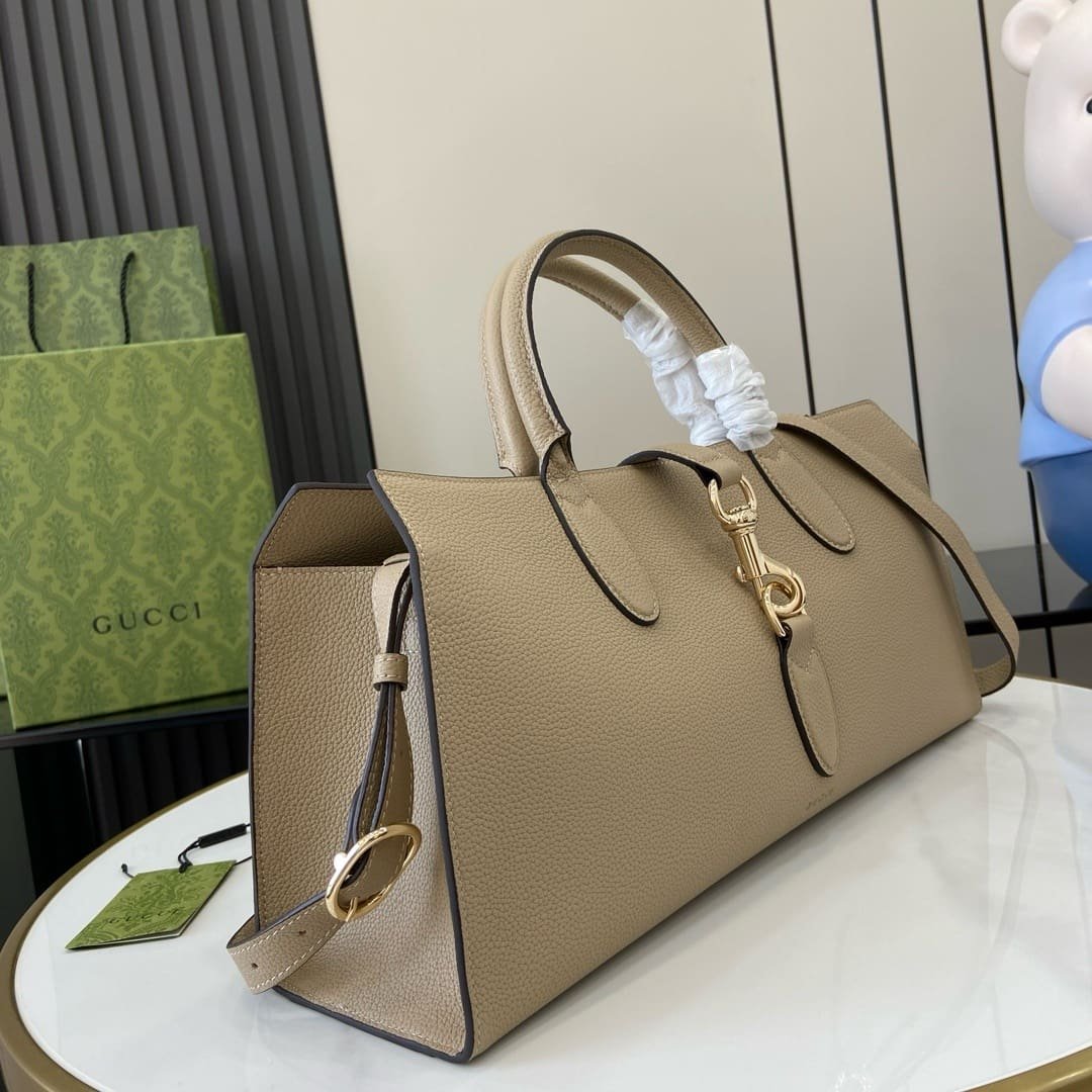 Gucci Medium tote bag with hook closure