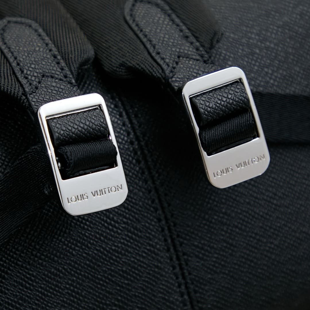 Louis Vuitton M31033 Discovery Backpack