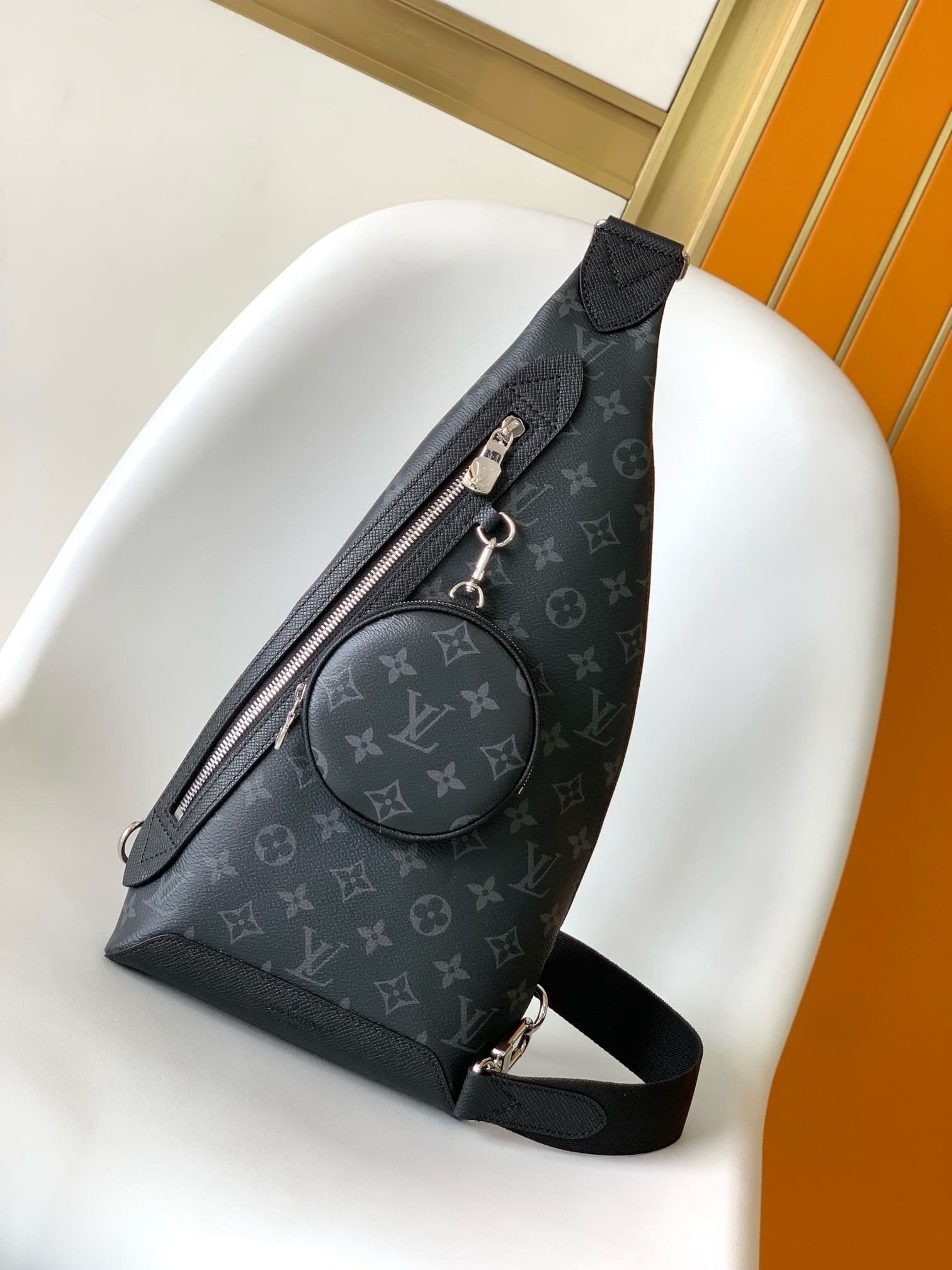 Louis Vuitton M30936 Duo Slingbag