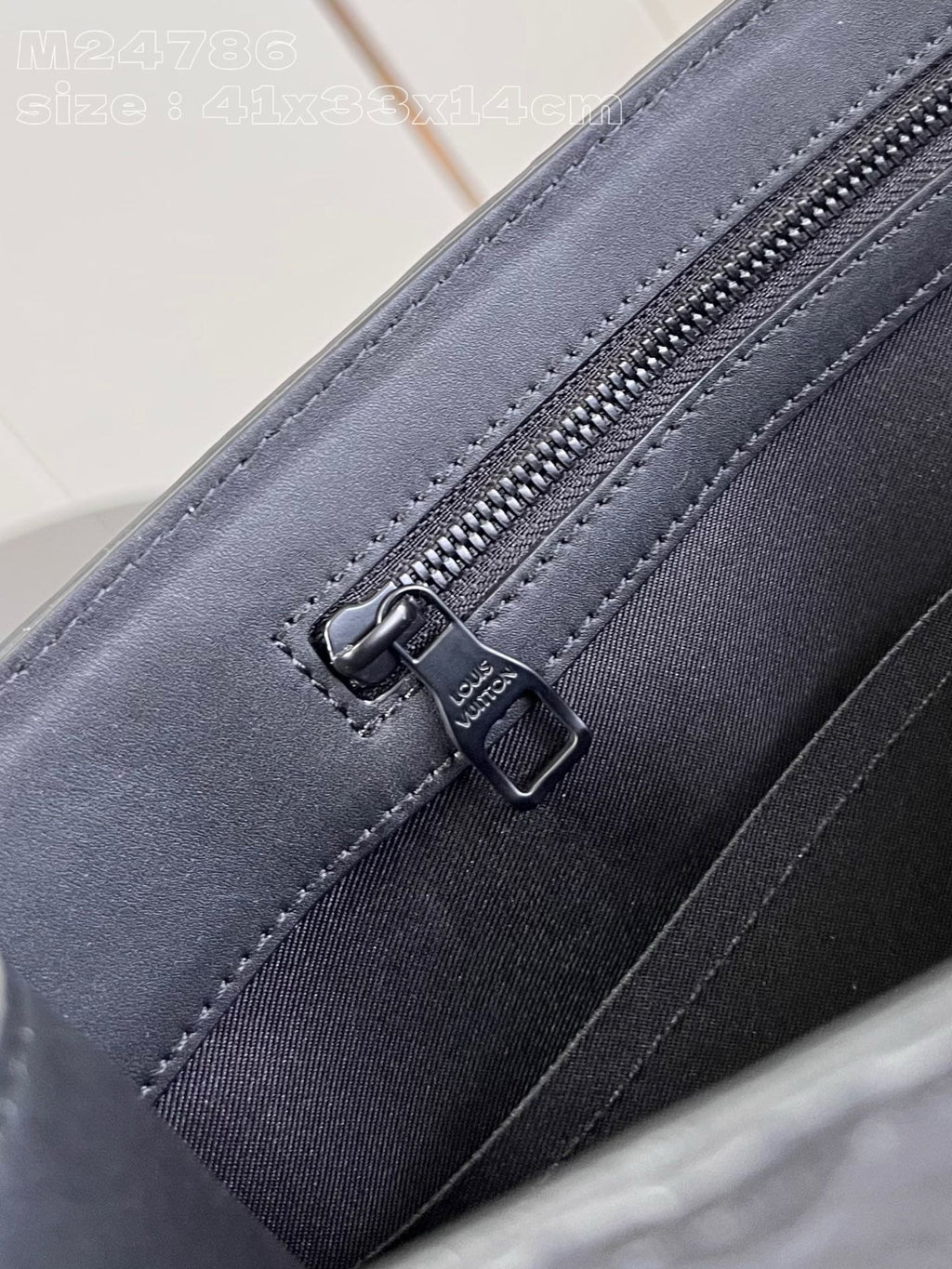 Louis Vuitton M24786 SAC PLAT 24H BAG