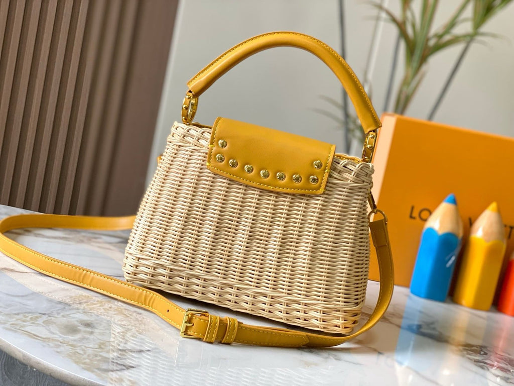 Louis Vuitton M24976 Capucines BB