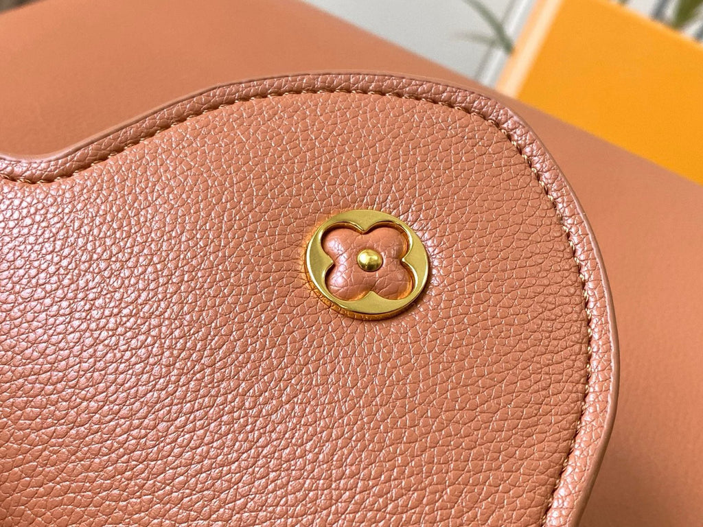 Louis Vuitton M24620 Large CAPUCINES SOUPLE BAG