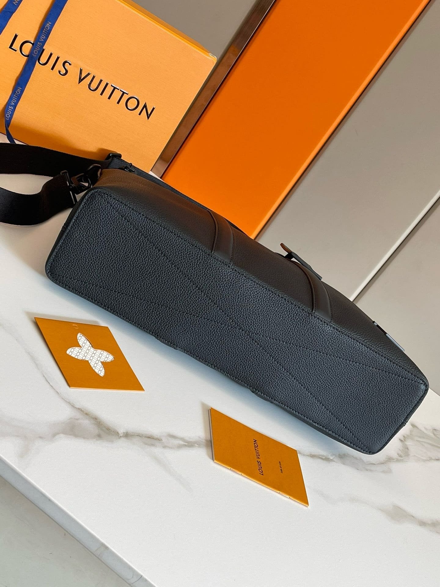 Louis Vuitton M59158 LOCK IT TOTE