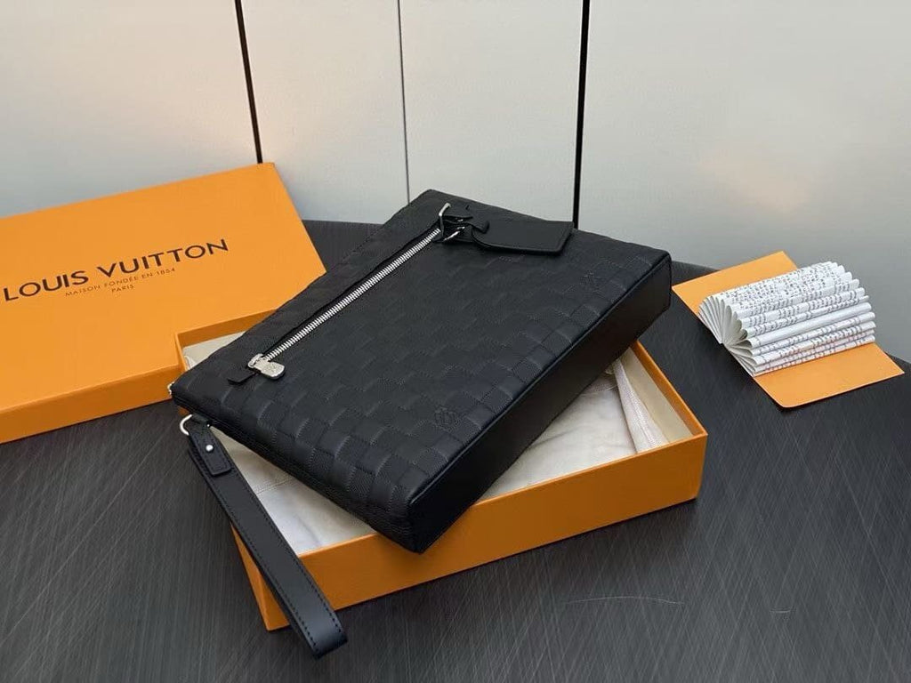 Louis Vuitton N40504 Takeoff Pouch