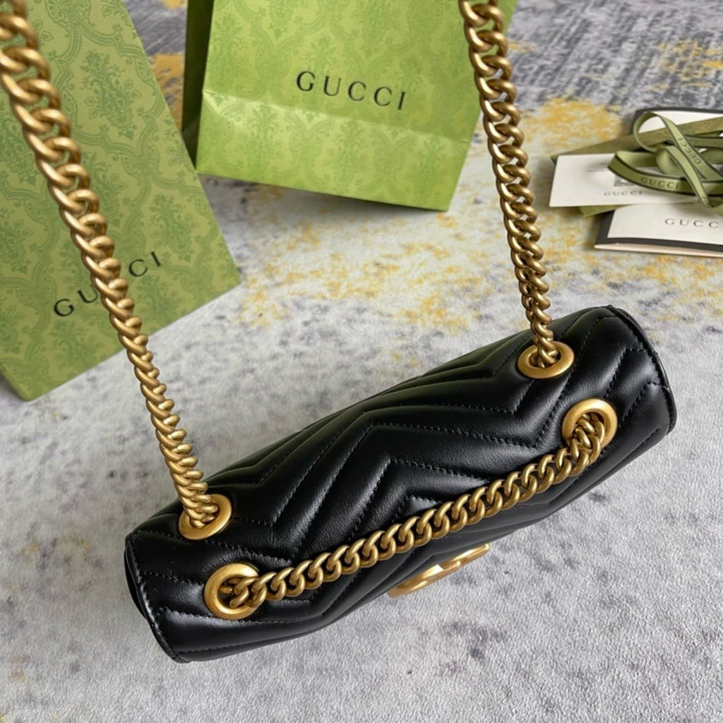 GUCCI MARMONT SMALL MATELASSÉ SHOULDER BAG