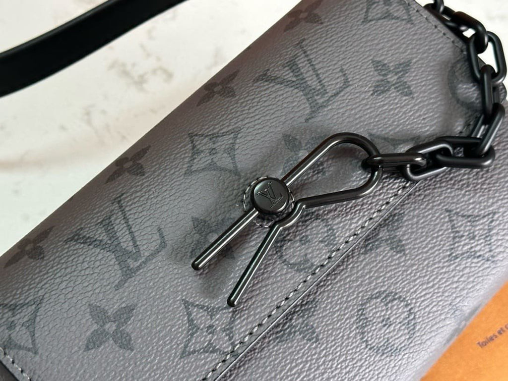 Louis Vuitton M11496 Steamer Wearable Wallet