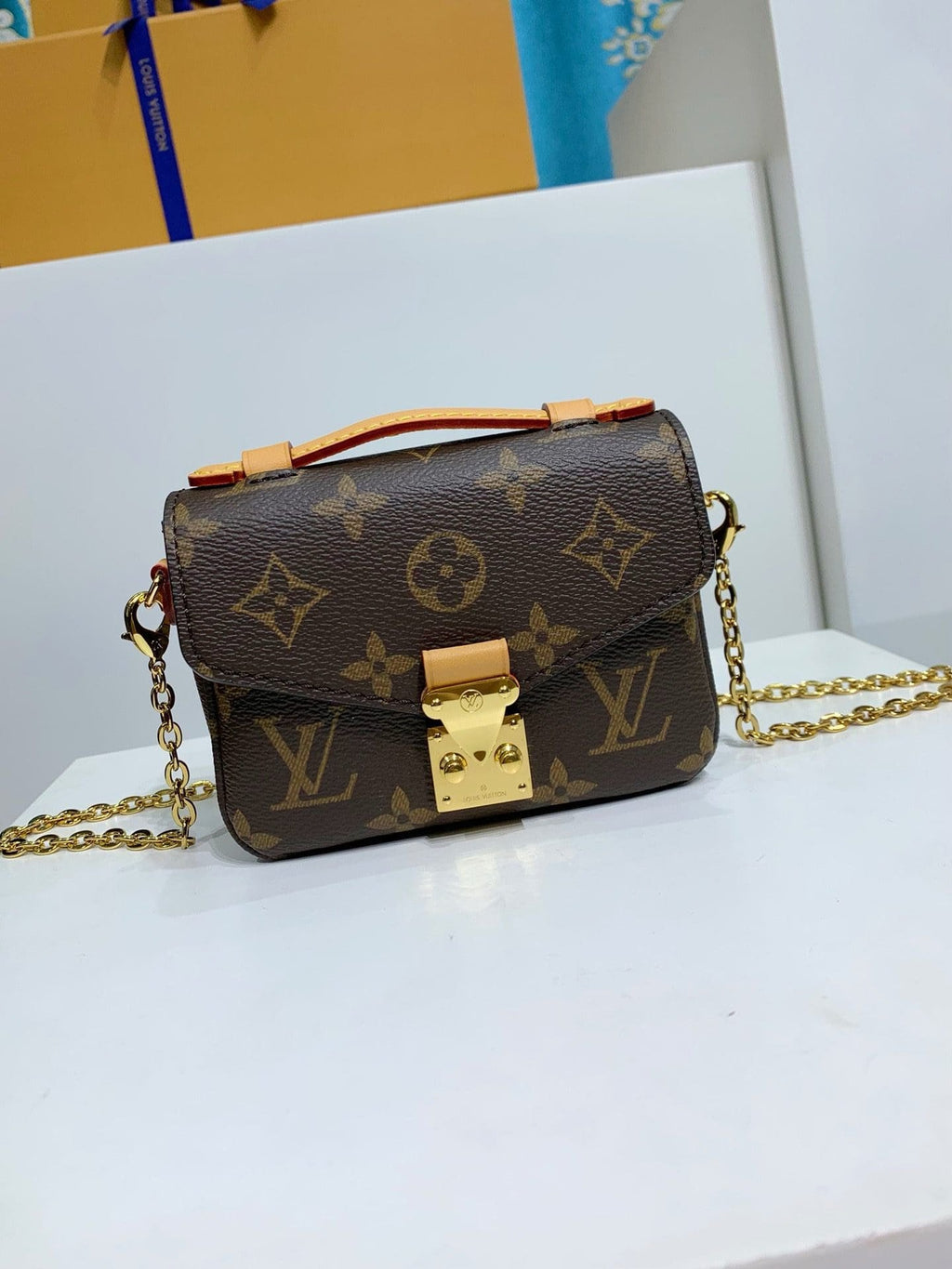 Louis Vuitton M81267 MICRO MÉTIS chain bag