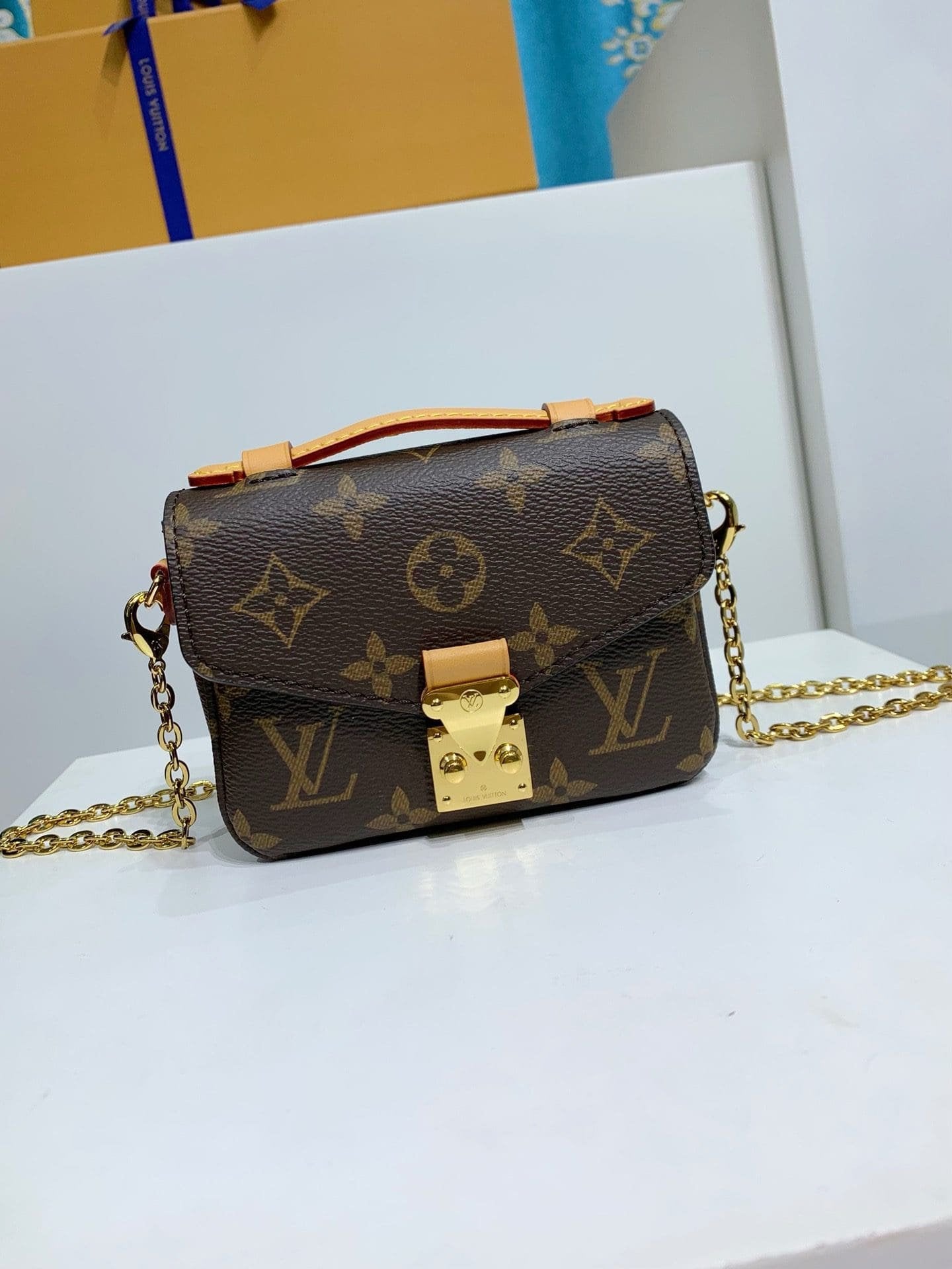 Louis Vuitton M81267 MICRO MÉTIS chain bag