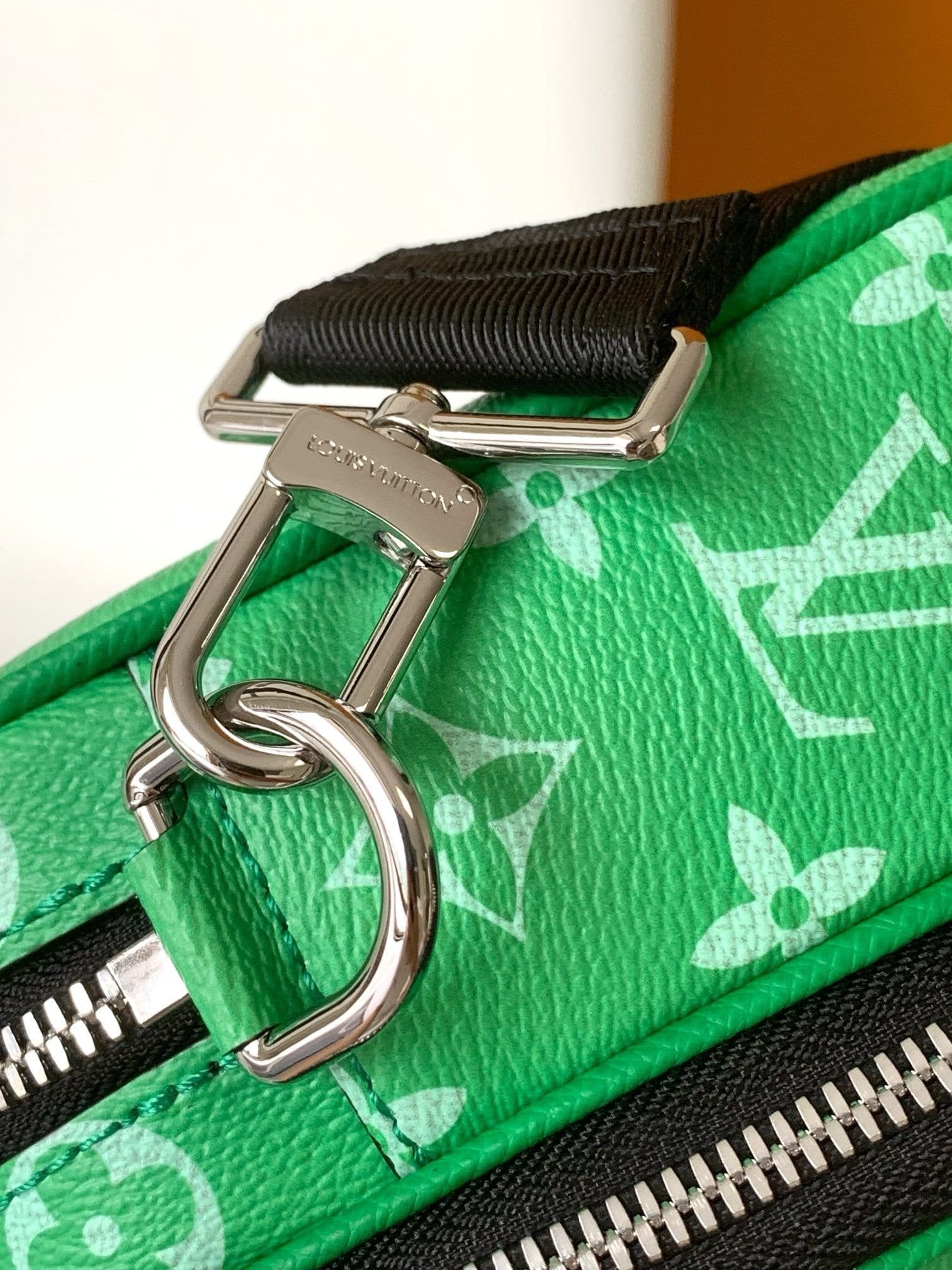 Louis Vuitton M31014 Alpha Messenger