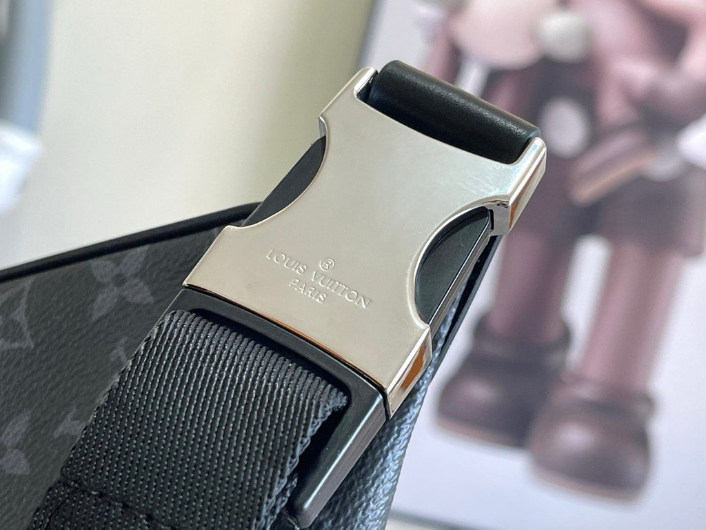 Louis Vuitton M46035 Discovery Bumbag PM