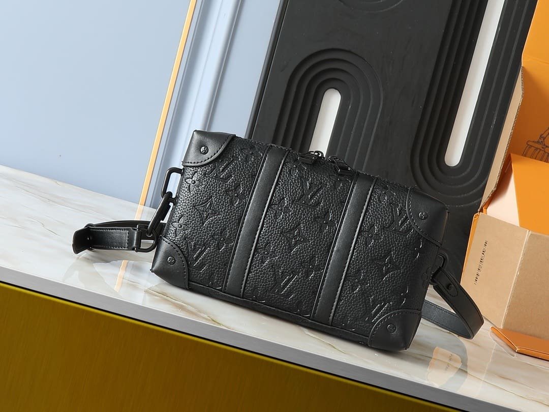 Louis Vuitton M80224 Soft Trunk Wallet