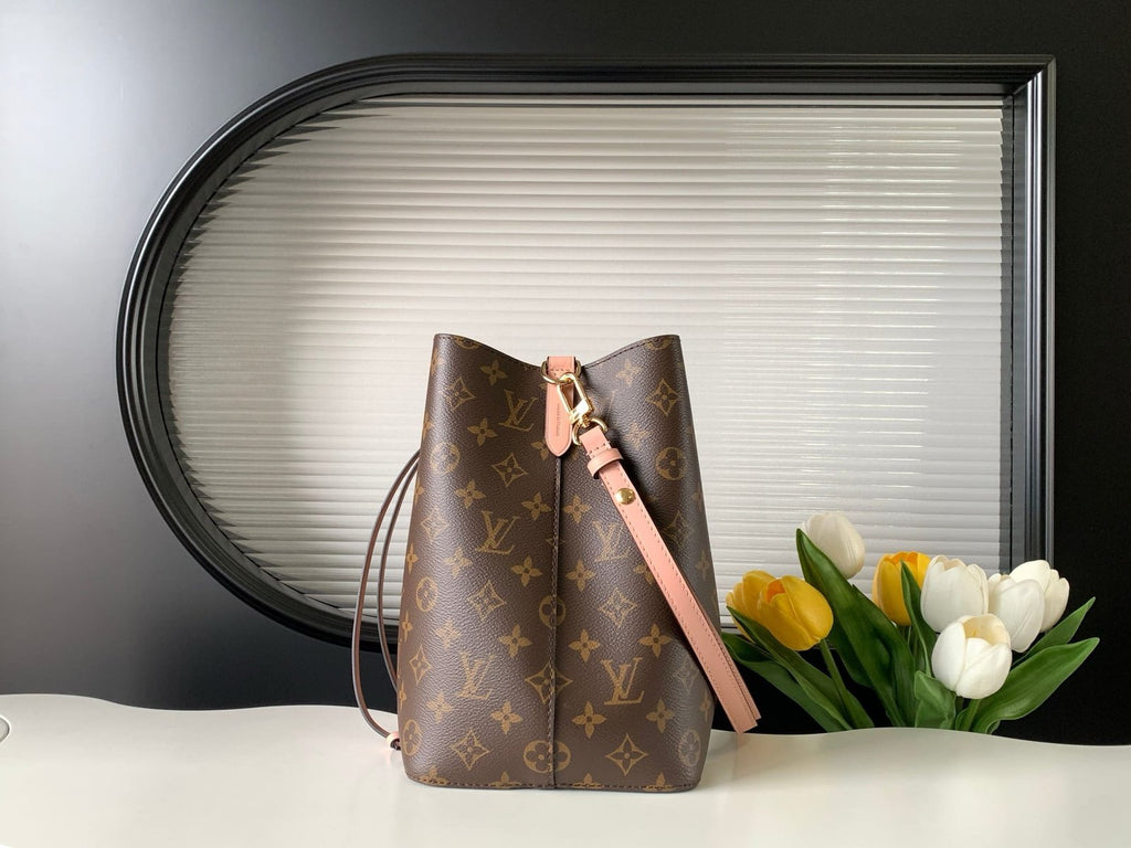 LOUIS VUITTON NéoNoé MM M44022