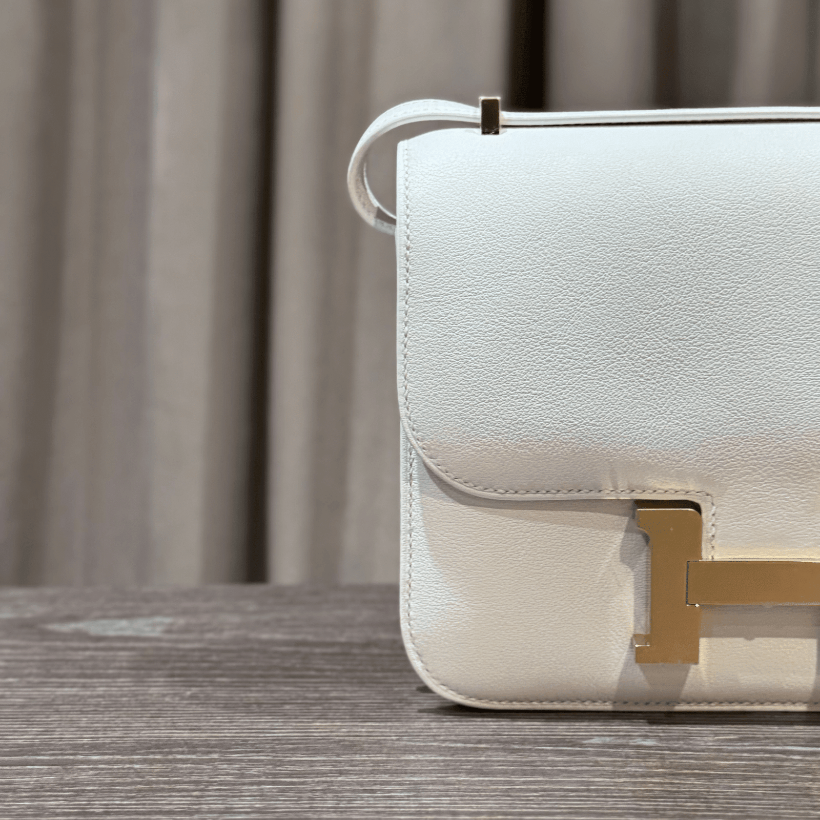 Hermès Constance III 18 Mini Miroir Veau Swift Gold Hardware