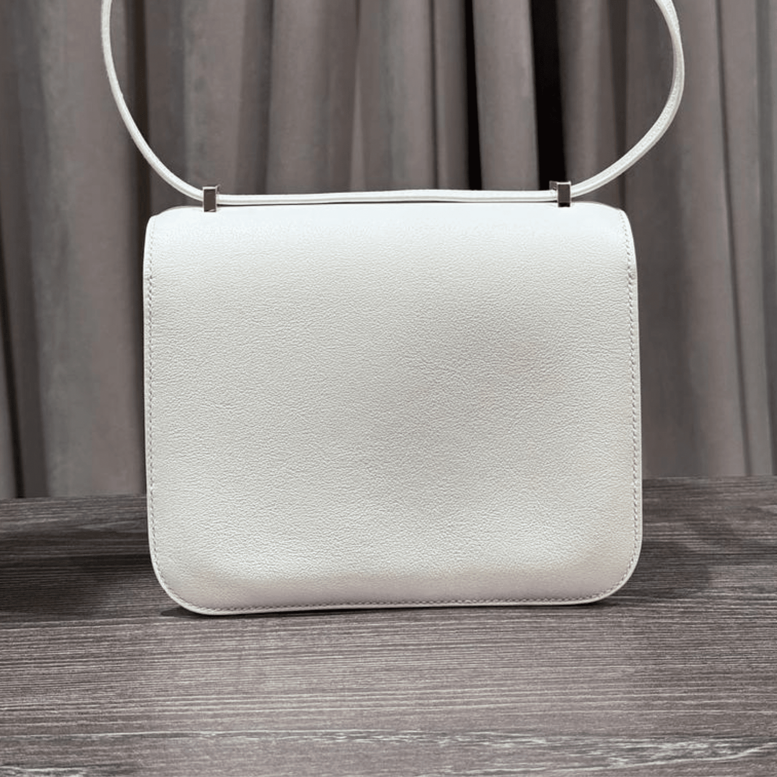 Hermès Constance III 18 Mini Miroir Veau Swift Gold Hardware