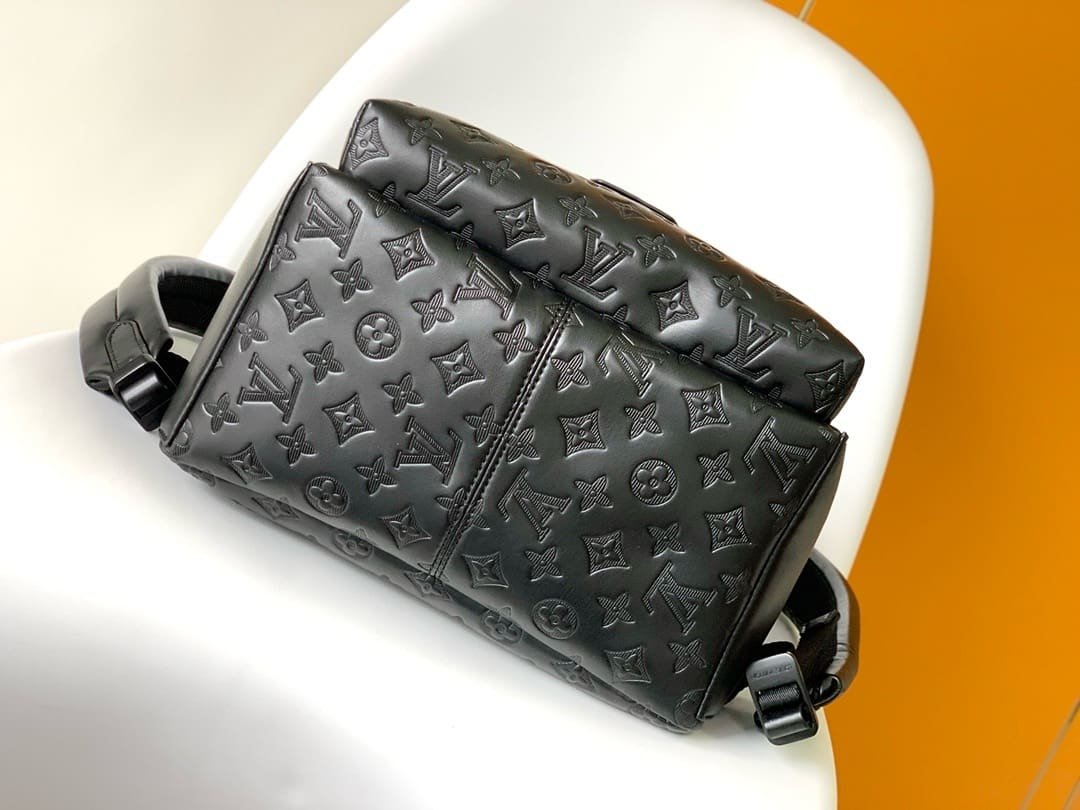 Louis Vuitton M46553 Discovery Backpack