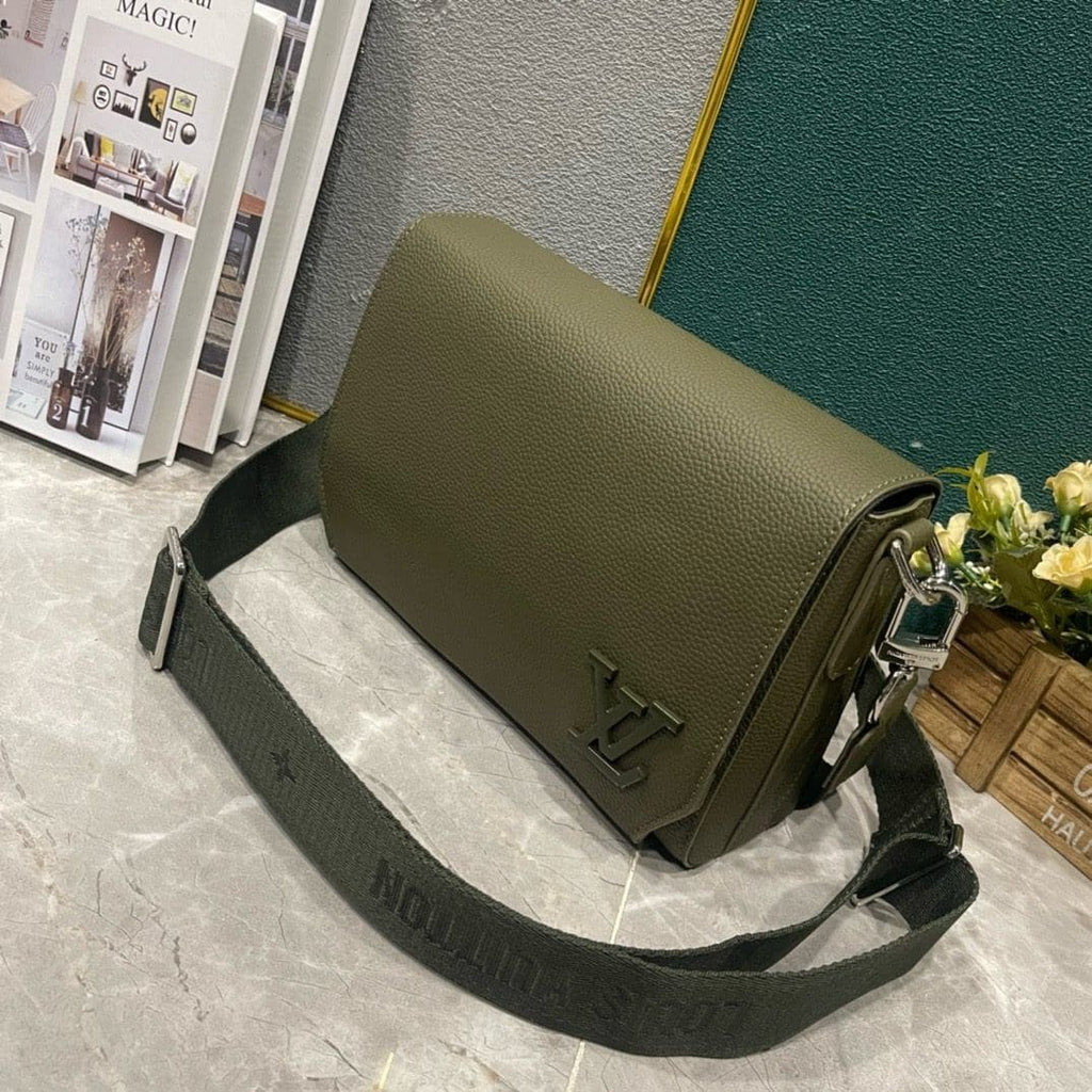 Louis Vuitton M25125 TAKEOFF Messenger Bag