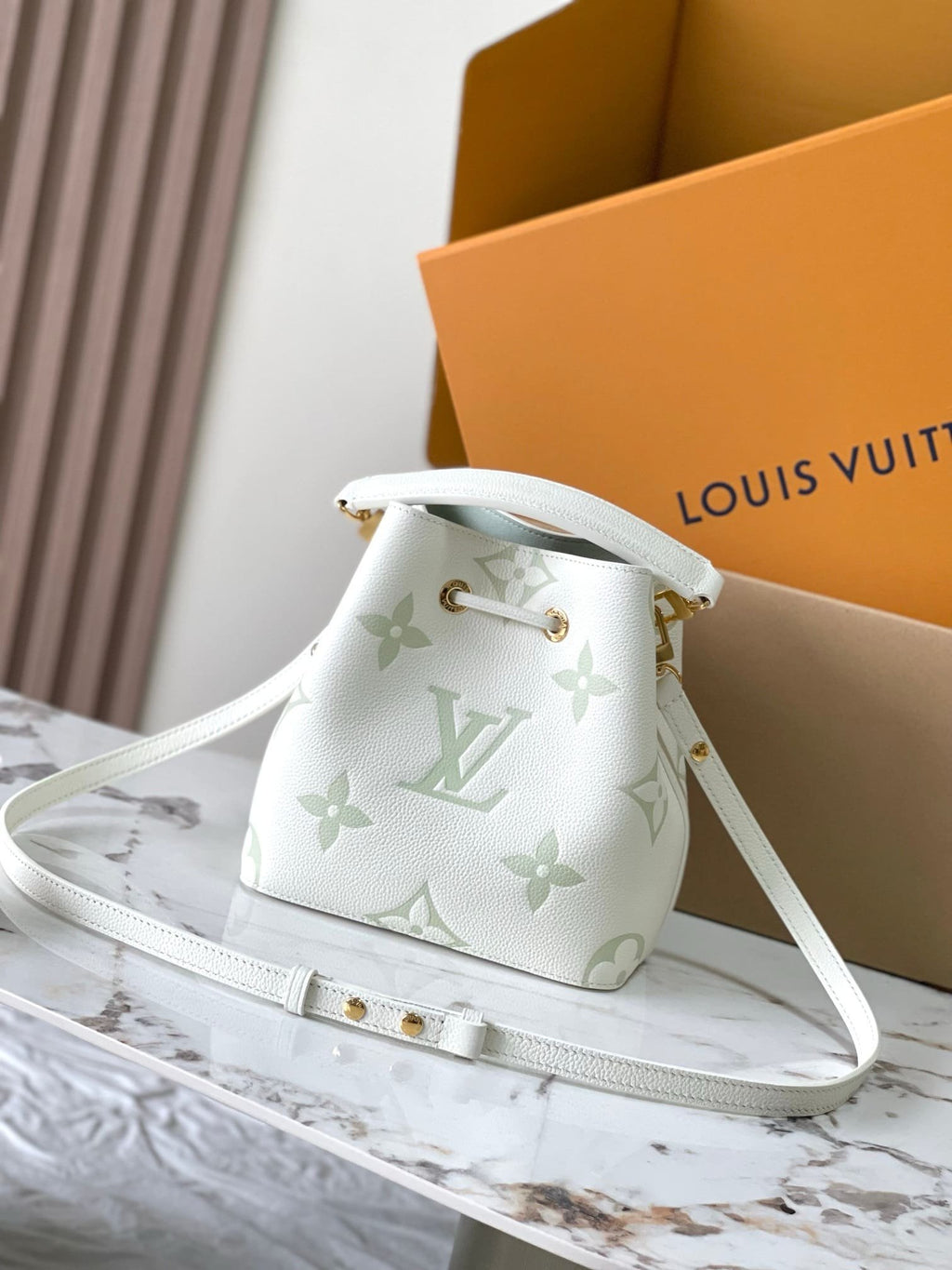 Louis Vuitton M24048 Néonoé BB