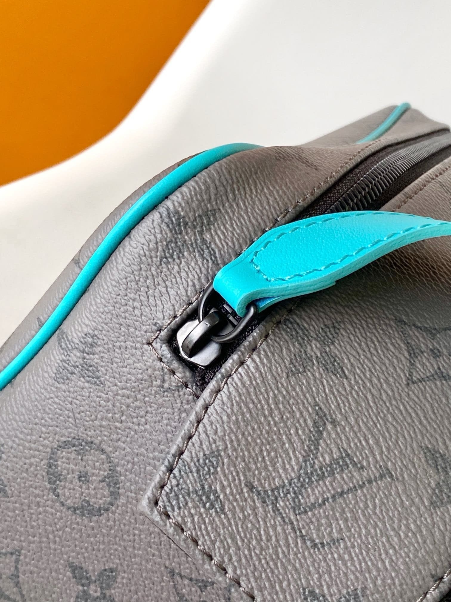 Louis Vuitton M11482 Dopp Kit