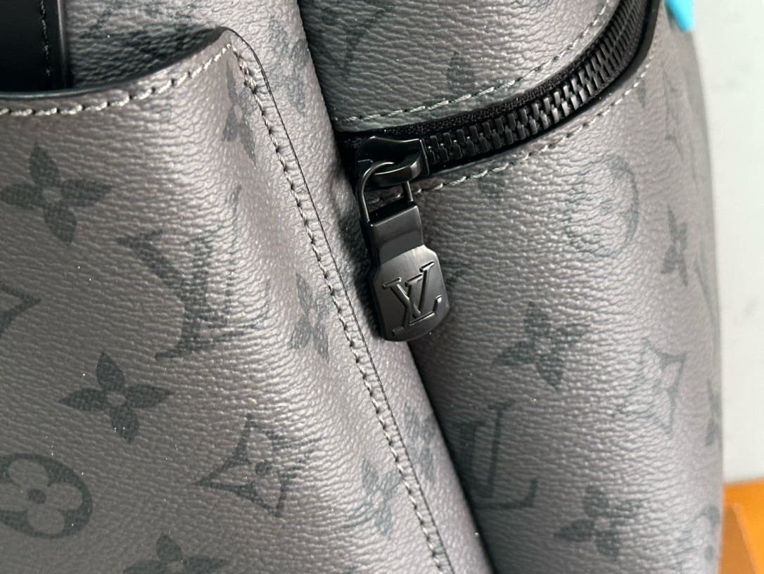 Louis Vuitton M11641 Discovery Backpack PM