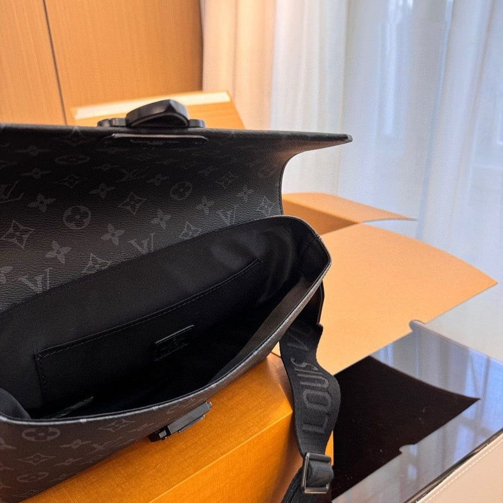 Louis Vuitton M46794 S-Cape Messenger