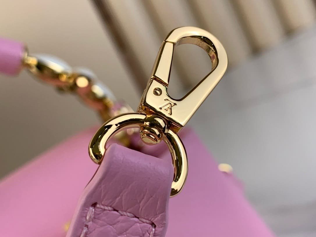 Louis Vuitton M24989 Capucines Mini