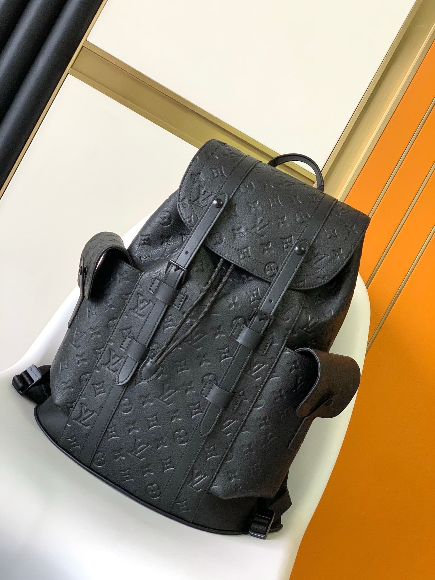 Louis Vuitton M55699 Christopher MM